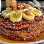 pancakes protéinés à la banane sans sucre - featured image